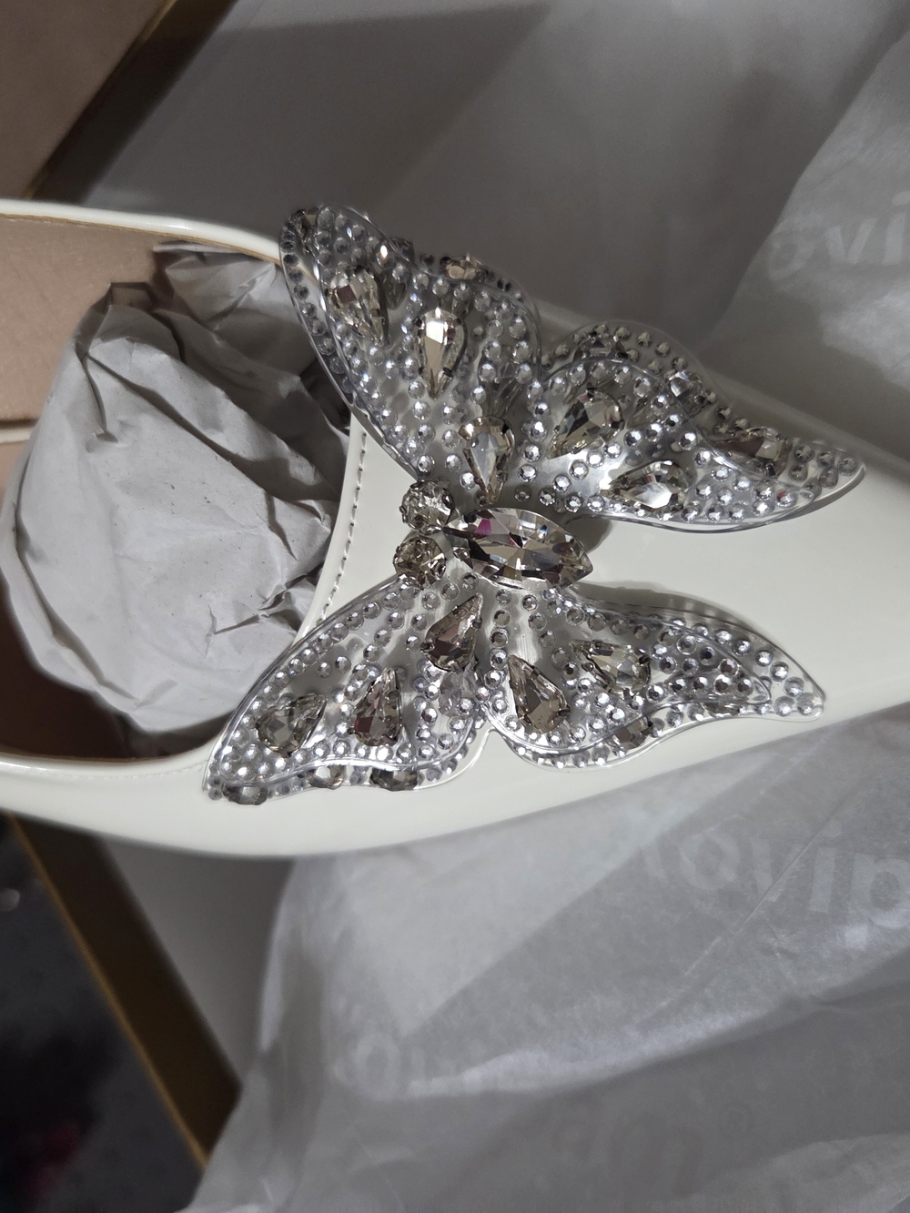 Sz 11 Women’s Ivory Slingback Heels with Crystal Accent